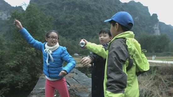 《界碑小卫士》剧照