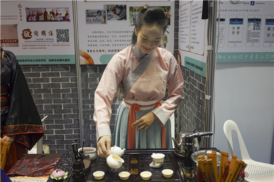 大国工匠时代呼唤爱拼搏的职校生