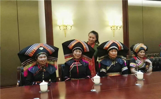 千年传说编剧黄露瑶崇左江州区采风