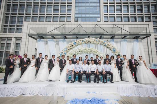 浓情浇筑·钟爱一生--中交一公局四公司11对新