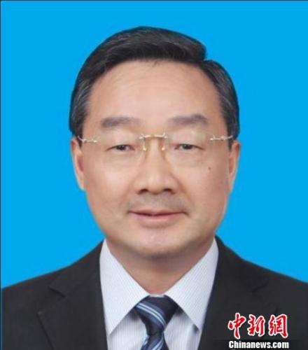 5月5日,甘肃省第十二届人民代表大会第七次会议选举唐仁健为甘肃省省长。