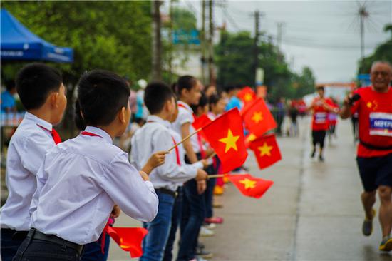 覃龙 摄影