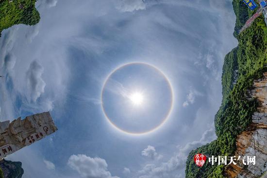 日全晕清晰可见(摄影:罗诚)