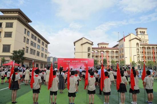 南宁万达茂兑现承诺,为五象新区献上第一所重点小学!