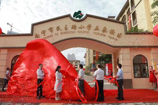 南宁万达茂兑现承诺,为五象新区献上第一所重点小学!
