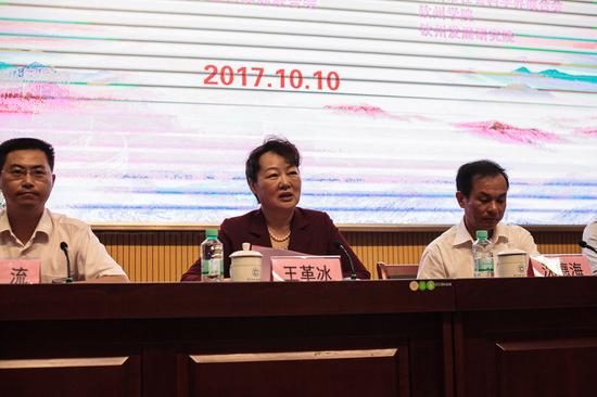 中共钦州市委书记、市人大常委会主任王革冰讲话(图/广西龙行天下)