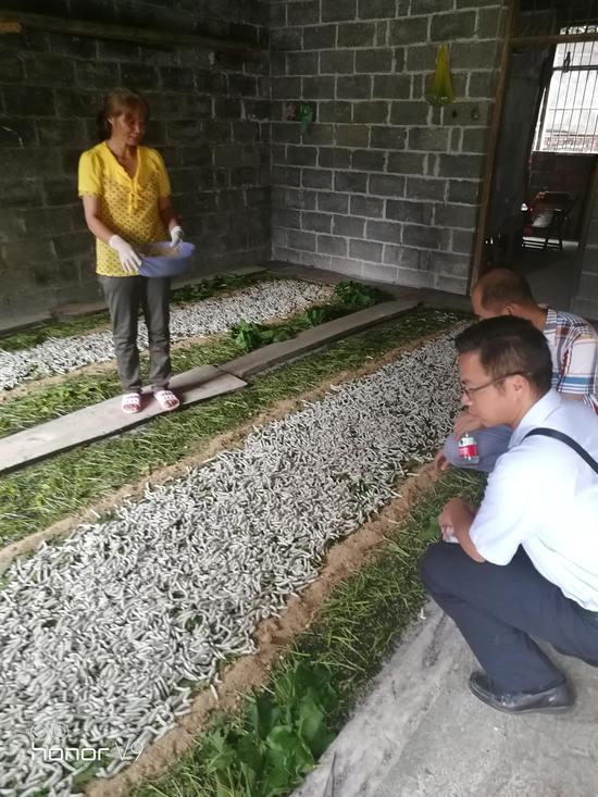 十九大党课下基层 助推基层党建和脱贫攻坚