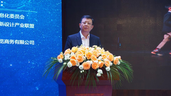 贺州市委书记李宏庆在开幕式上致辞