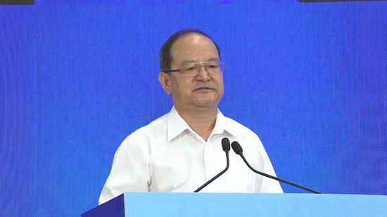自治区党委书记、自治区人大常委会主任鹿心社在南宁主会场出席会议并讲话