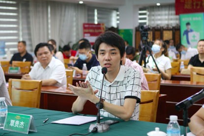 评委们对项目进行点评、提问