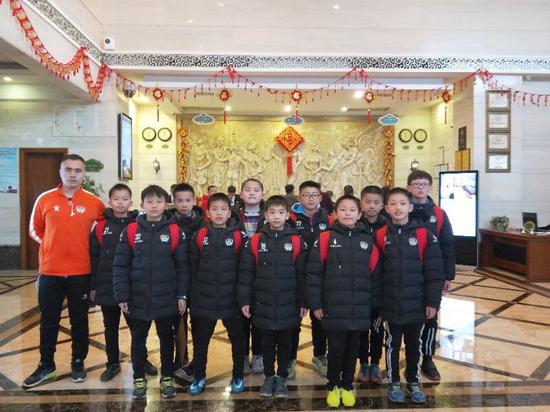 2018龙桂达杯全国青少年冬令营足球邀请赛开