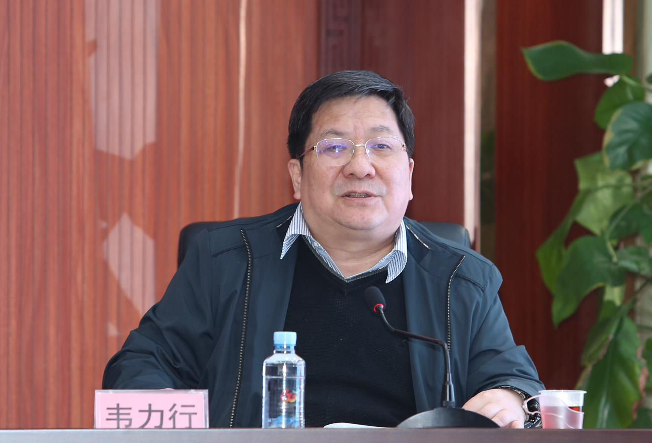 自治区民政厅党组副书记、副厅长韦力行宣讲党的十九届五中全会精神