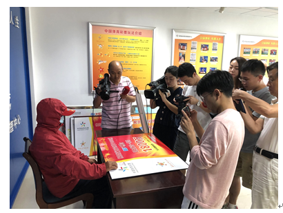 大奖得主接受采访