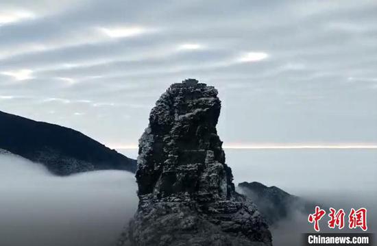 资料图为梵净山冬日美景。 邱勇 摄
