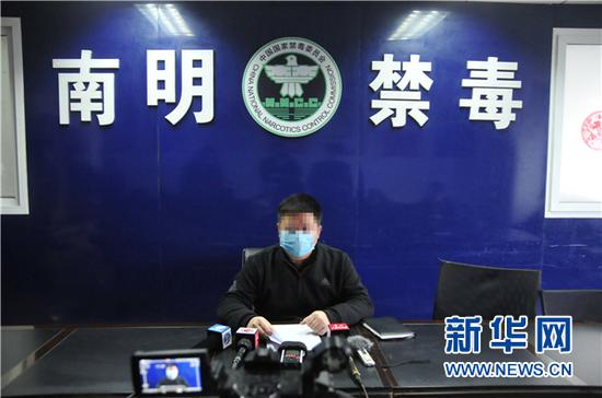 3月17日,南明警方通报案情。新华网 周远钢 摄
