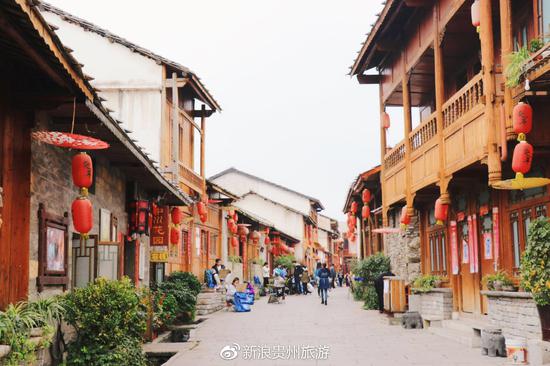 秋季的微凉让旧州古镇增添了一丝诗意,每一处都是景。