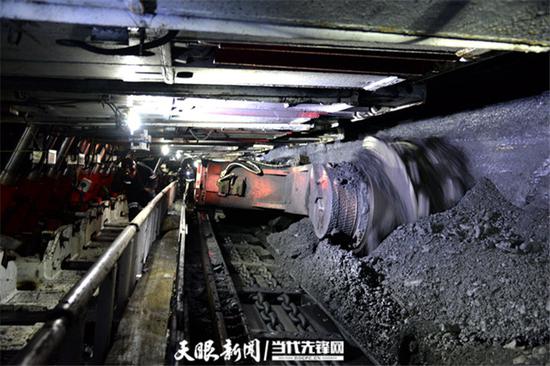 发耳煤业31004智能化综采工作面