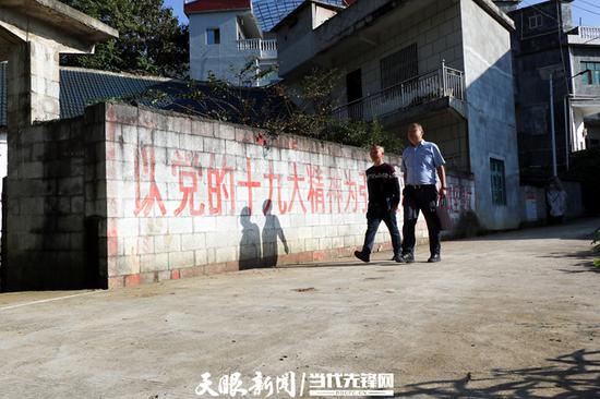 石狮市鸿山镇外来人口_薛之谦天外来物图片(3)