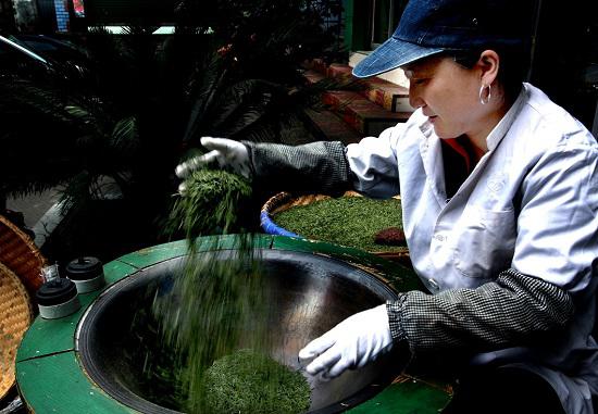 2014年手工制茶茶艺(周访华 摄)