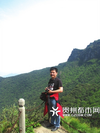 从1992年起,为了寻找华南虎的踪迹,冉景丞的足迹遍及全省各地。