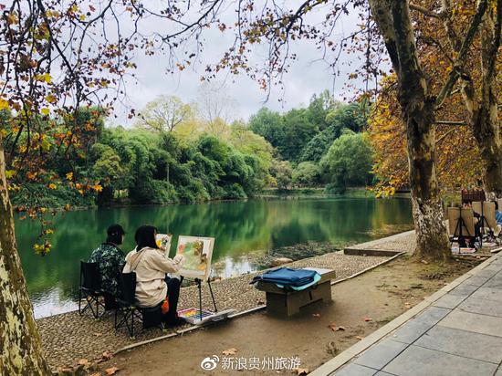 眼中有景,景中有人。