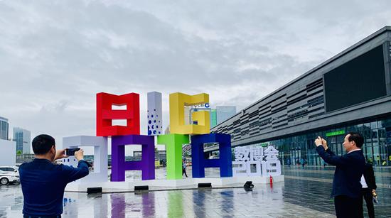 数博前沿丨2019数博会平凡岗位上的那些“不凡”事