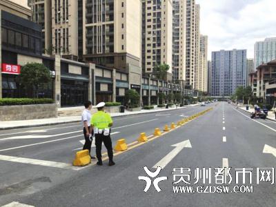 如今小区道路畅通了。