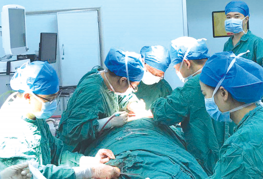 手术中。 图片由医院提供