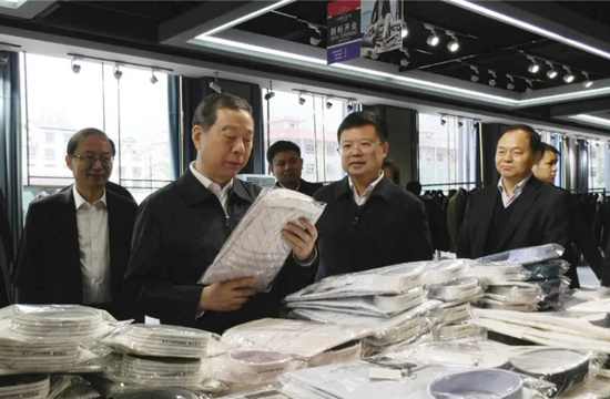苏州市政协主席周伟强一行来玉屏考察