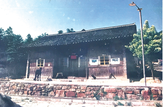 苗族有多少人口_苗姓有多少人口 苗姓起源及分布(2)