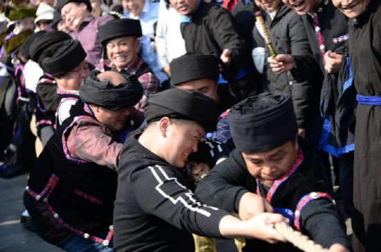 苗族儿女聚贞丰 欢庆“二月二”走亲节 苗族儿女聚贞丰 欢庆“二月二”走亲节