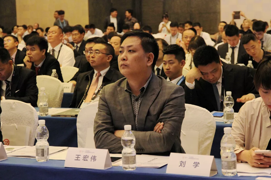 贵州新浪老总_贵州建工集团老总图片