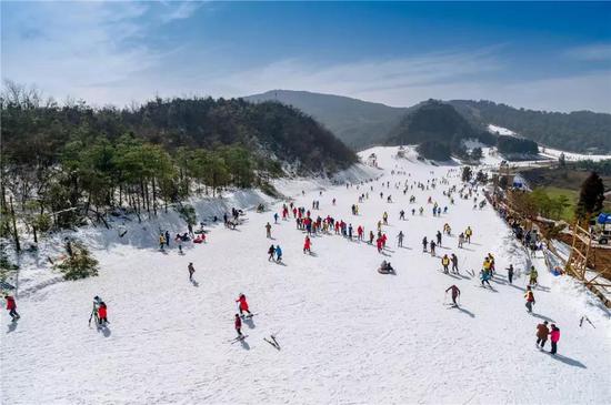 ▲水城县·玉舍雪山滑雪场