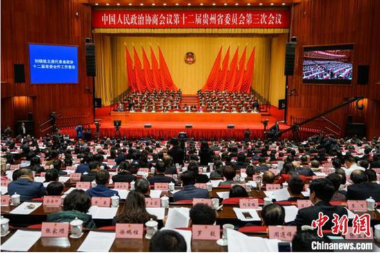 1月14日,中国人民政治协商会议第十二届贵州省委员会第三次会议在贵阳开幕。 瞿宏伦 摄