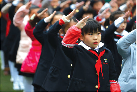 开学了。 本报记者邱凌峰 摄