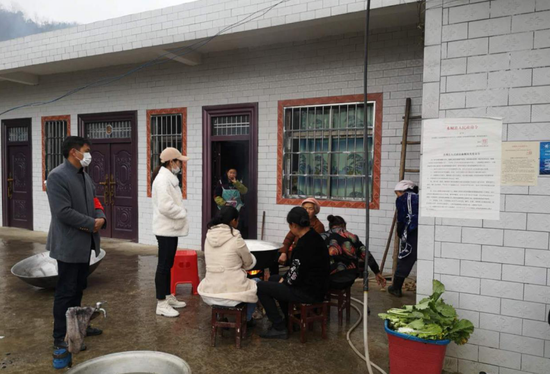 马龙村人口_马龙纳章曲粽大曲粽村(3)