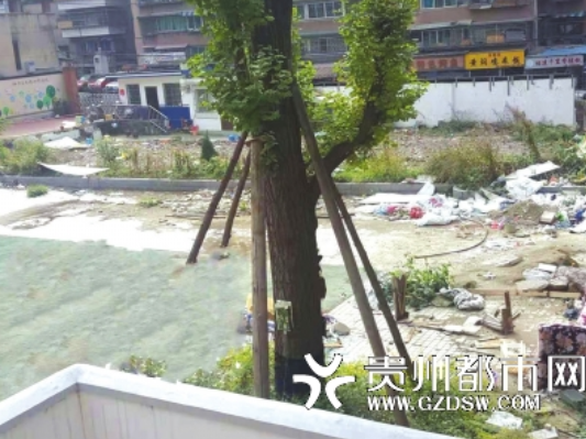 操场一角。