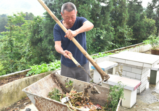 闲不住的谢永贵