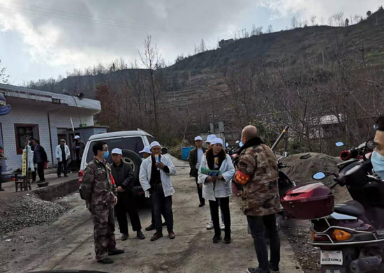 马龙村人口_马龙纳章曲粽大曲粽村(2)