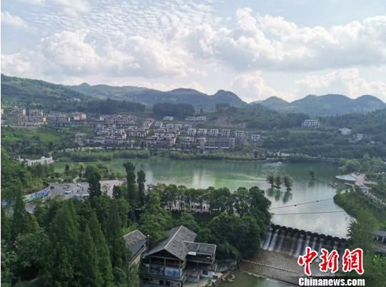 李宇 摄