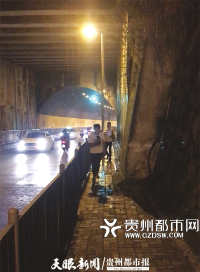 市民快速通过流水区域