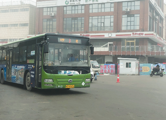 3路公交车