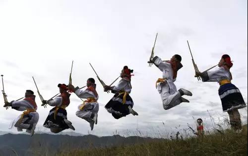 《芦笙舞》