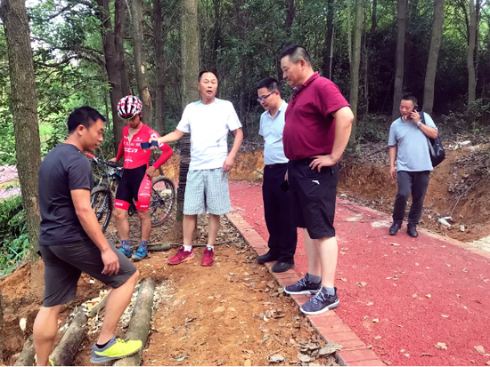 贵州山地户外运动管理中心吴戎一行赴红枫湖考察贵州山地自行车队训练场地建设项目