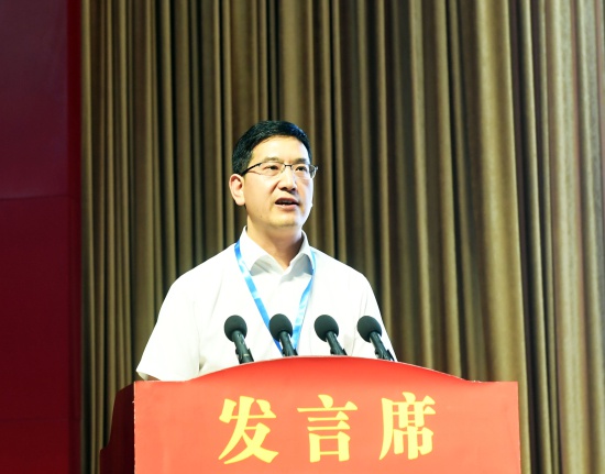 贵州磷化集团党委副书记、总经理杨三可