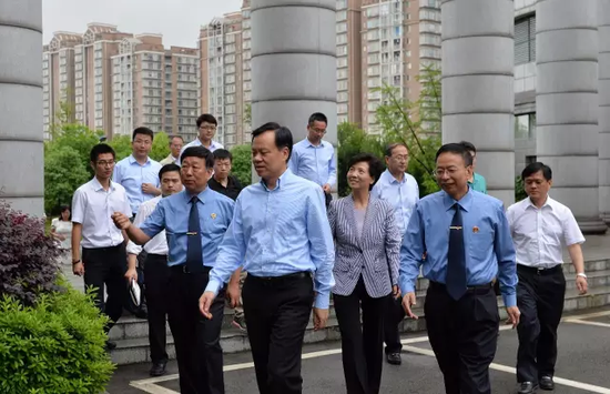 贵州省委书记陈敏尔到省检察院进行司法改革调