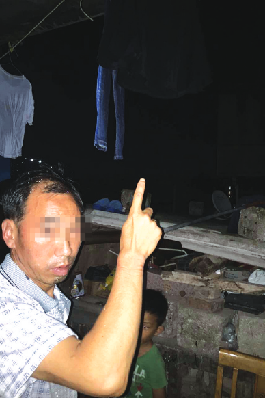 专偷女人穿过的内衣裤_女人穿过的旧内衣裤(3)
