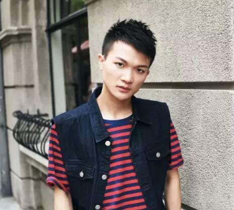 蒙面唱将顶级歌手“幺蛾子” 她竟然是贵阳男孩周深_新浪贵州_新浪网