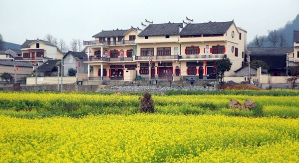 贵州贞丰:用旅游带动扶贫 美了乡村富了百姓