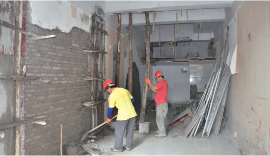 在当地住建部门责令下,承重墙被恢复并加固